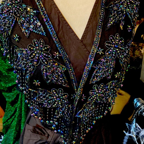 RARE!! Vintage, Exquisite, iridescent hand beaded Shaw. - Picture 1 of 6